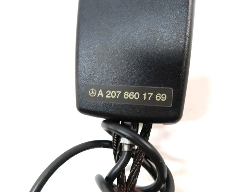 Thumbnail 7: 10-17 MERCEDES C E (A207 C204 C207) COUPE CONVERTIBLE DRIVER SEATBELT RECEIVER