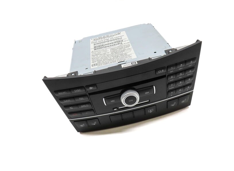 Thumbnail 3: 10-12 MERCEDES BENZ E350 E550 E63 (W212) - RADIO STEREO GPS NAVIGATION CD PLAYER