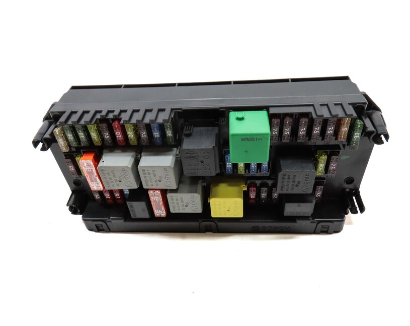 Thumbnail 4: 2011 MERCEDES E350 COUPE (C207) FRONT SIGNAL ACQUISITION MODULE SAM FUSE BOX