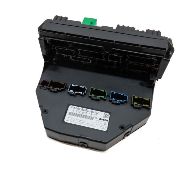 Thumbnail 6: 2011 MERCEDES E350 COUPE (C207) FRONT SIGNAL ACQUISITION MODULE SAM FUSE BOX