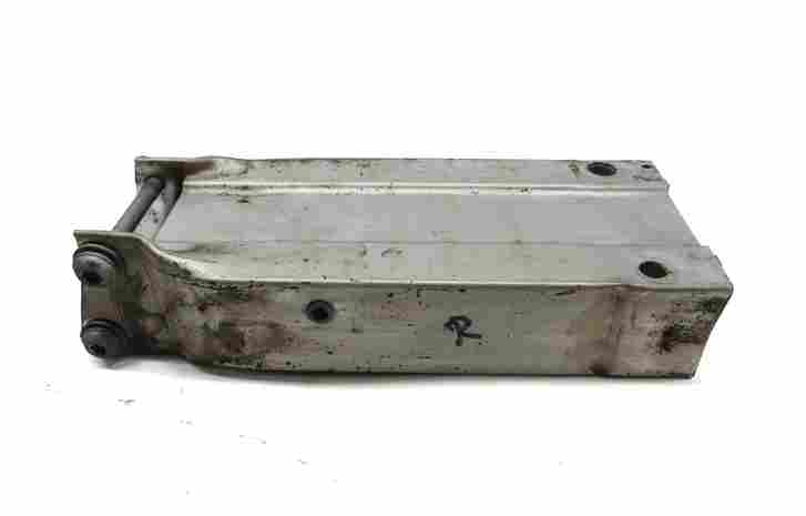 Thumbnail 8: 10-13 E CLASS COUPE CONV W207 FRONT LEFT RIGHT BUMPER REINFORCEMENT BRACKET SET2