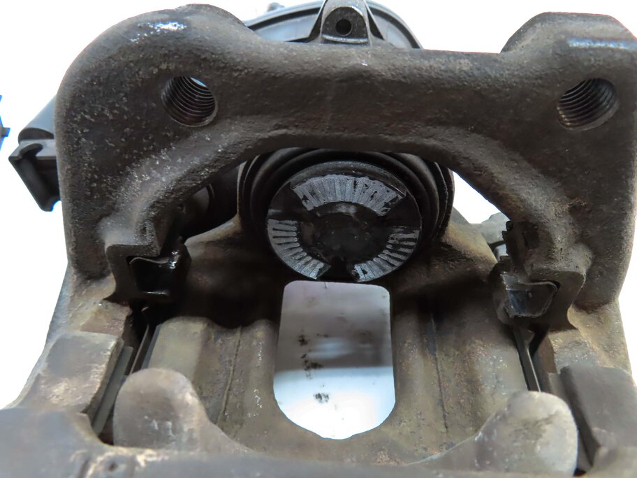 Thumbnail 7: 2011-2019 BMW 535i 550i 640i 650i (F06 F10) LEFT & RIGHT REAR BRAKE CALIPER SET2