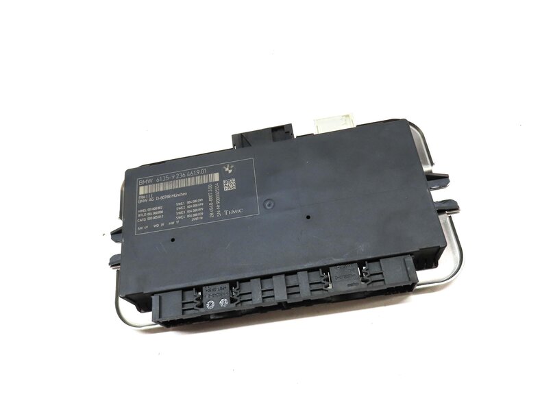 Thumbnail 3: 10-17 BMW 5 6 7 M5 X3 X4 (F06 F10 F12 F25 F26) FRM III BODY LIGHT MODULE 3-PLUG