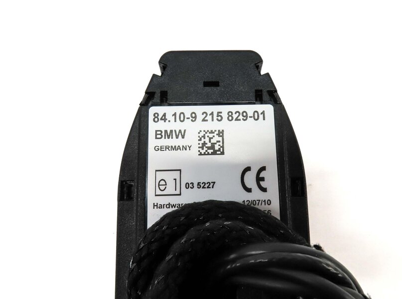 Thumbnail 5: 2011 BMW 535i SEDAN (F10) CENTER CONSOLE CELL PHONE CHARGING CRADLE 84109215829