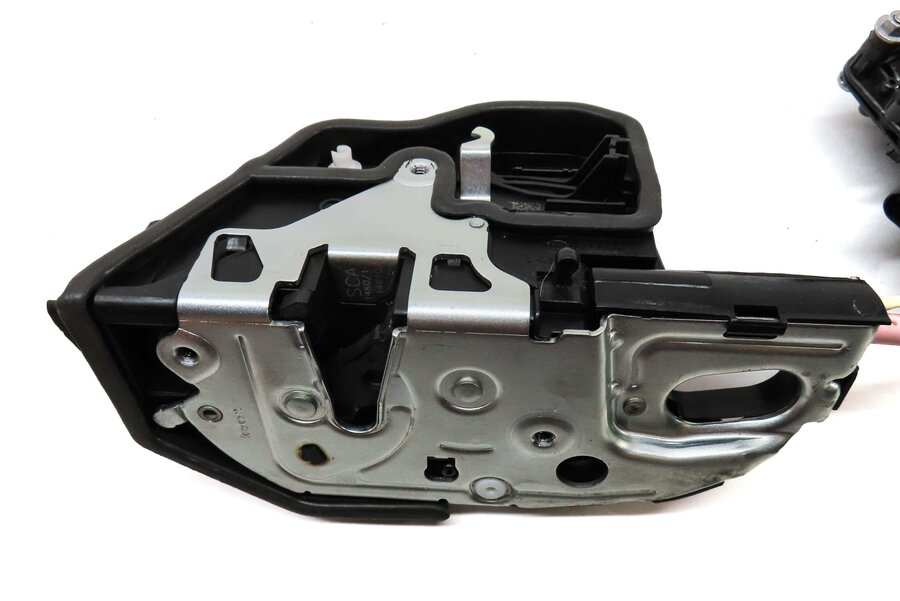Thumbnail 8: 11-16 BMW 528i 535i 550i M5 (F10) REAR LEFT DOOR LOCK LATCH w/ SOFT CLOSE MOTOR