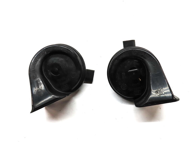 Thumbnail 2: 2011-2016 BMW 528i 535i 535iGT 550i 550iGT M5 (F10 F07) HIGH & LOW TONE HORN SET