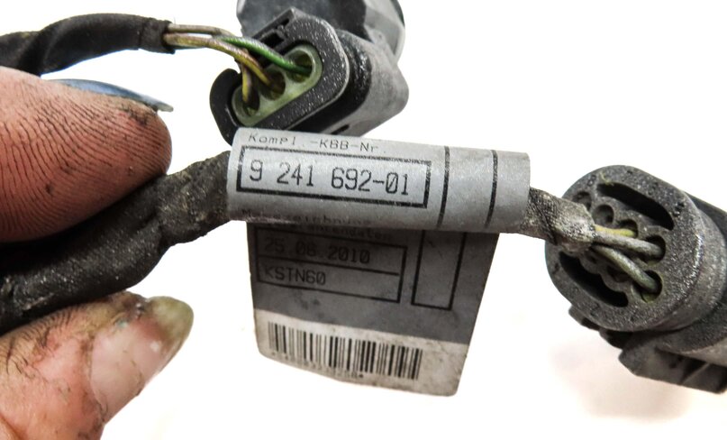 Thumbnail 4: 2011 BMW 535i SEDAN (F10) FRONT PARK ASSIST PDC SENSOR SET4 (CASHMERE SILVER)