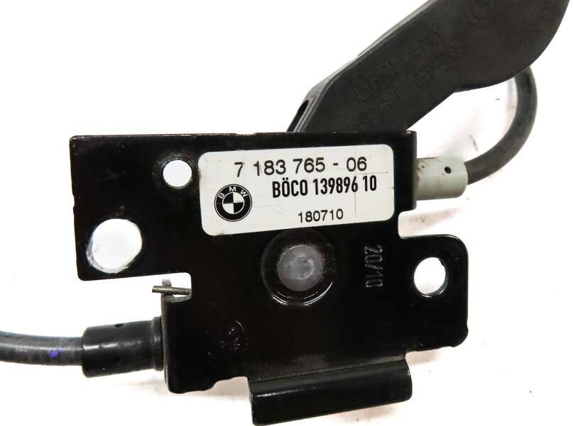 Thumbnail 9: 2011 BMW 535i SEDAN F10 HOOD LEFT & RIGHT SAFETY CATCH HOOK SET2 & LEVER & CABLE