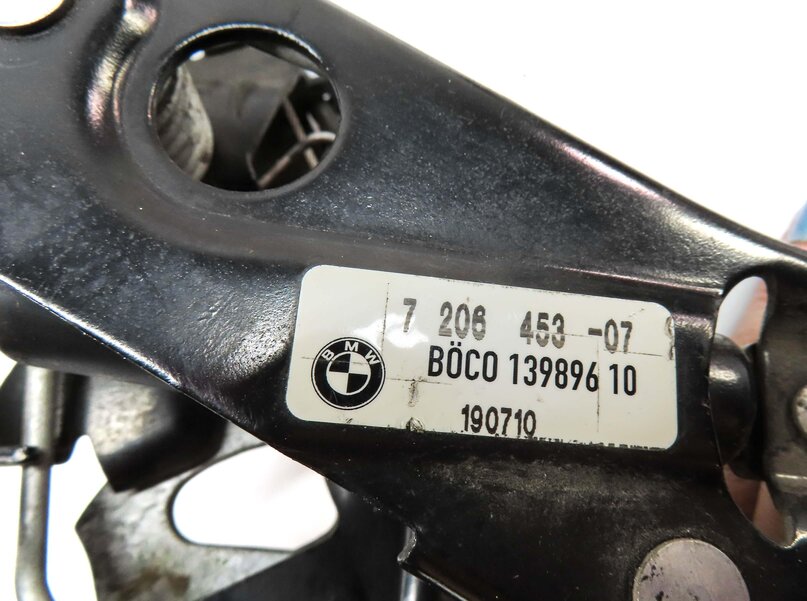 Thumbnail 9: 2011 BMW 535i SEDAN (F10) HOOD LEFT & RIGHT LOCK LATCH ACTUATOR SET2 w/ CABLES