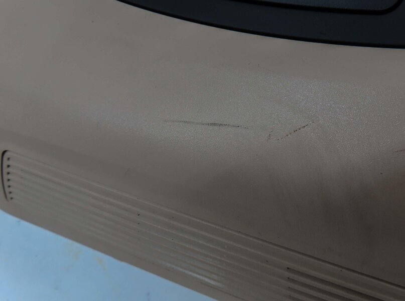 Thumbnail 8: 2011 BMW 535i SEDAN (F10) FRONT CENTER ROOF PRIMARY DOMELIGHT ASSEMBLY (BEIGE)
