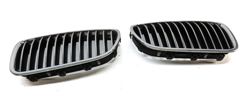 Thumbnail 2: 2011-2013 BMW 528i 535i 550i M5 (F10) FRONT HOOD VENT GRILLE SET-2 (BLACK)