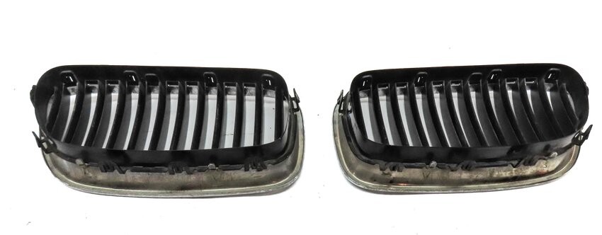 Thumbnail 5: 2011-2013 BMW 528i 535i 550i M5 (F10) FRONT HOOD VENT GRILLE SET-2 (BLACK)