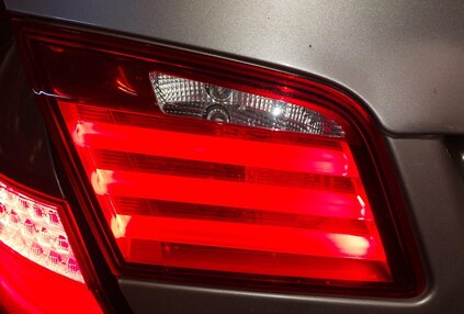 Thumbnail 2: 2011-2013 BMW 528i 535i 550i M5 (F10) LEFT REAR INNER TRUNK TAILLIGHT LIGHT LAMP