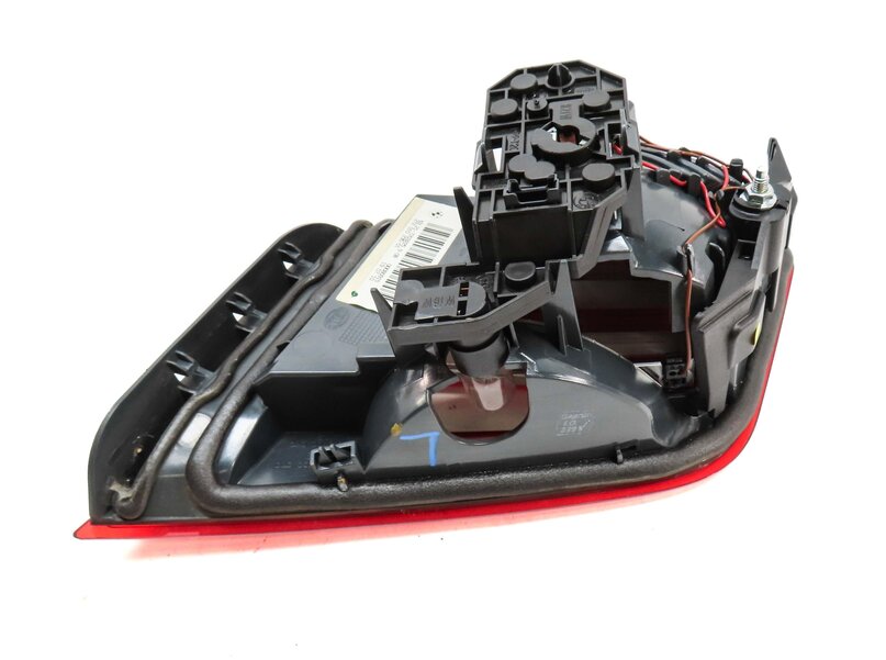 Thumbnail 4: 2011-2013 BMW 528i 535i 550i M5 (F10) LEFT REAR INNER TRUNK TAILLIGHT LIGHT LAMP