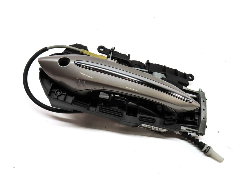 11-16 BMW 5 M5 (F10) LEFT FRONT DRIVER COMFORT DOOR HANDLE (CASHMERE SILVER)