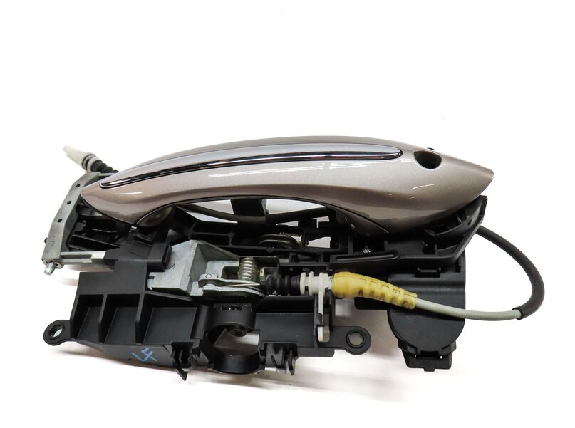 Thumbnail 4: 11-16 BMW 5 M5 (F10) LEFT FRONT DRIVER COMFORT DOOR HANDLE (CASHMERE SILVER)