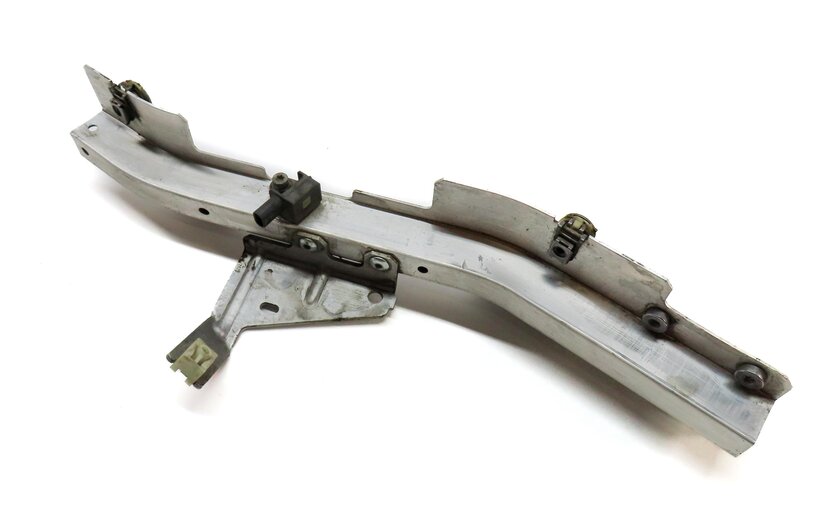 2015 BMW X5 (F15) BUMPER BAR & HEADLIGHT MOUNTING BRACKET - LEFT DRIVER