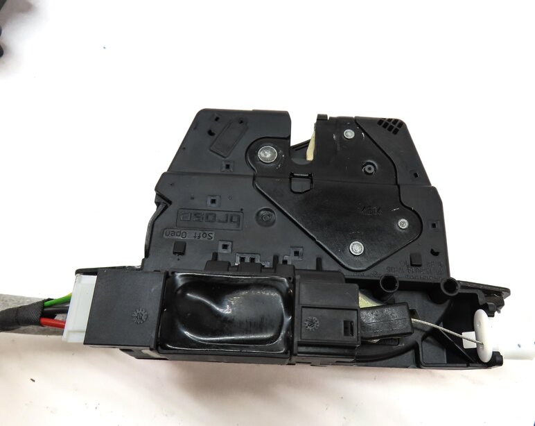 Thumbnail 9: 2015 BMW X5 (F15) TRUNK LATCH WITH SOFT CLOSE ACTUATOR MOTOR AND CABLE
