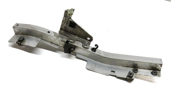 2015 BMW X5 (F15) BUMPER BAR & HEADLIGHT MOUNTING BRACKET - RIGHT PASSENGER