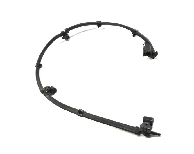 2015 BMW X5 (F15) FRONT WINDSHIELD WIPER SPRAY NOZZLES SET 2 AND RUBBER HOSE