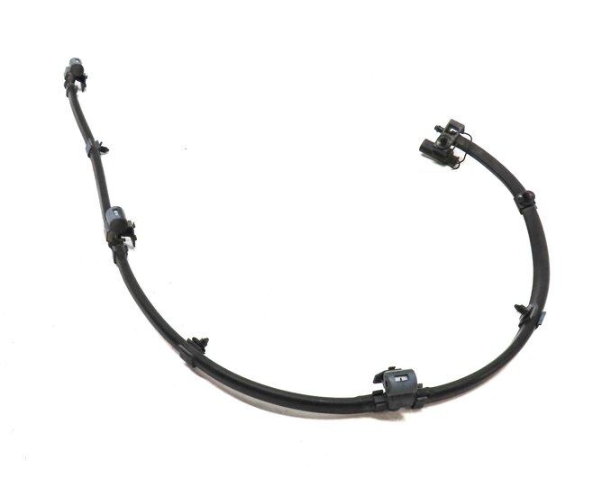 Thumbnail 4: 2015 BMW X5 (F15) FRONT WINDSHIELD WIPER SPRAY NOZZLES SET 2 AND RUBBER HOSE