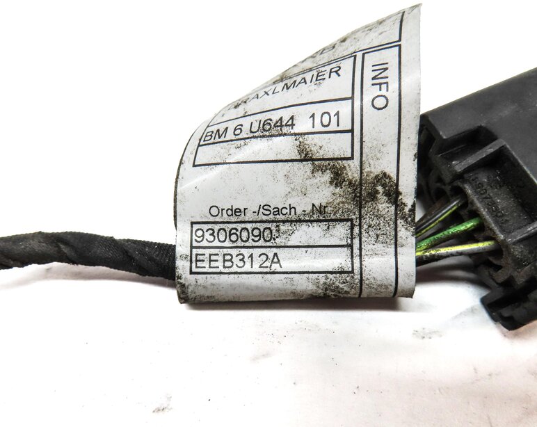 Thumbnail 4: 2015 BMW X5 (F15) REAR PARKING DISTANCE PDC SENSOR SET 4 w/ HARNESS (White)