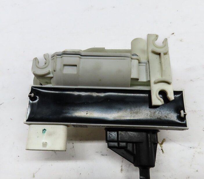 Thumbnail 6: 14-19 BMW 7 X6 (G11 G12 F15 F16) FRONT RIGHT SOFT CLOSE DOOR LATCH w/ ACTUATOR