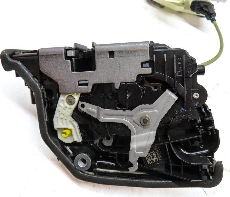 Thumbnail 7: 14-19 BMW 7 X6 (G11 G12 F15 F16) FRONT RIGHT SOFT CLOSE DOOR LATCH w/ ACTUATOR