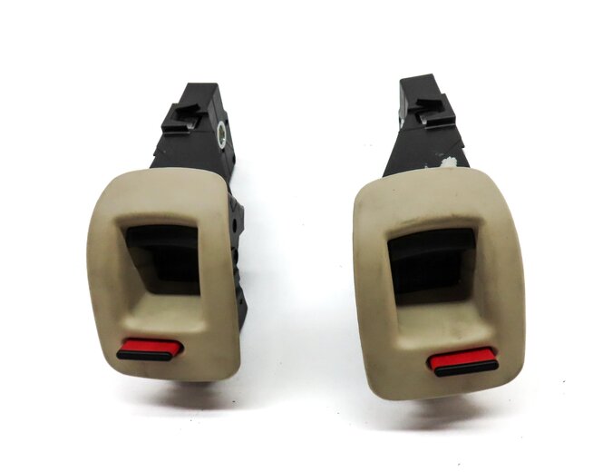 Thumbnail 2: 2015 BMW X5 (F15) REAR 2ND ROW LEFT & RIGHT SEAT LATCH & RELEASE BUTTON (Beige)