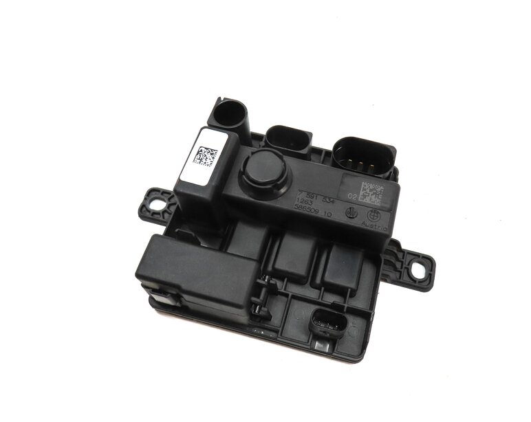 Thumbnail 1: 2015 BMW X5 (F15) INTEGRATED POWER SUPPLY CONTROL MODULE