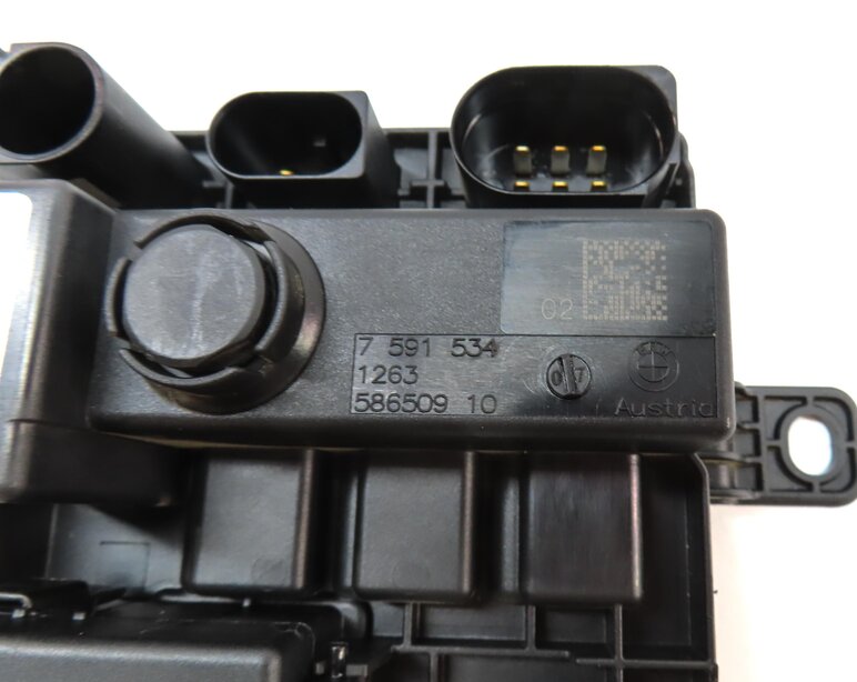 Thumbnail 4: 2015 BMW X5 (F15) INTEGRATED POWER SUPPLY CONTROL MODULE