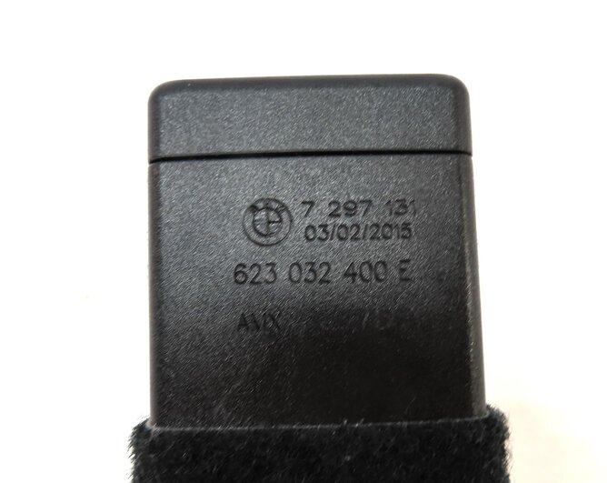 Thumbnail 7: 14-19 BMW X5 X6 X5M X6M (F15 F16 F85 F86) FRONT RIGHT SEATBELT BUCKLE RECEIVER
