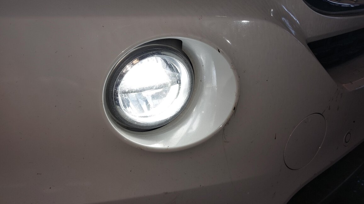 Thumbnail 2: 14-19 BMW X3 X4 X5 X6 (F15 F16 F25 F26 F85 F86) RIGHT LED FOGLIGHT LIGHT LAMP