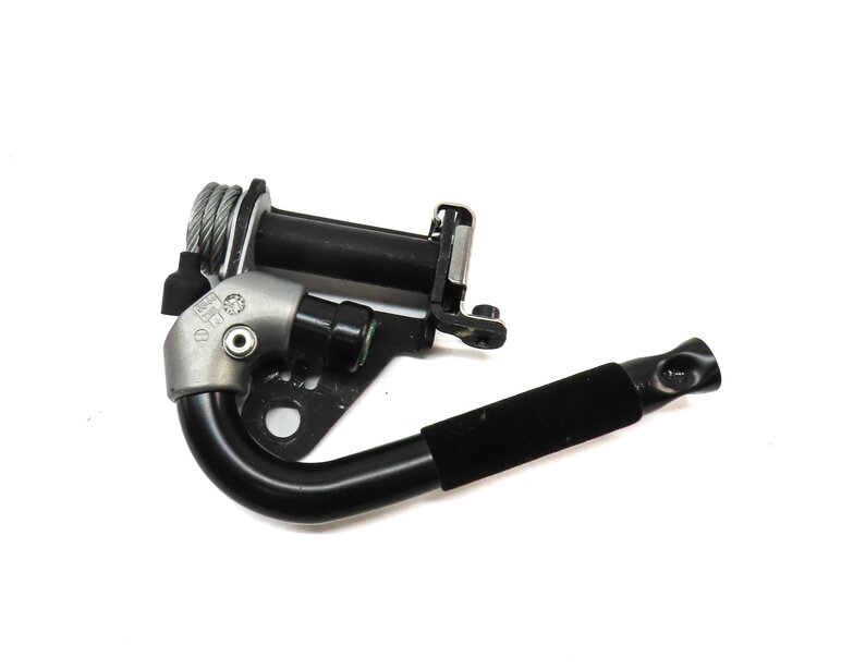 Thumbnail 5: 2015 BMW X5 (F15) FRONT LEFT & RIGHT SEATBELT RETRACTOR SUPPORT HOOK BRACKET SET