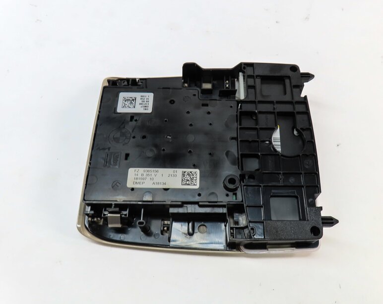 Thumbnail 6: 2015 BMW X5 (F15) FRONT ROOF CENTER PRIMARY DOME LIGHT & SUNROOF BUTTON (Beige)