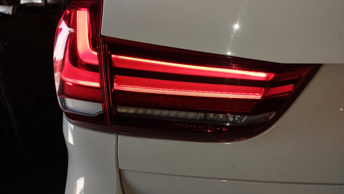 Thumbnail 2: 14-18 BMW X5 X5M ///M (F15 F85) LEFT DRIVER REAR INNER LED TAILLIGHT LIGHT LAMP