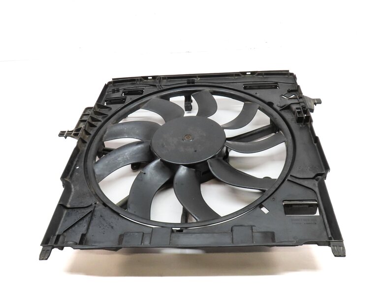 Thumbnail 2: 14-19 BMW X5 X6 (F15 F16) 2.0L 3.0L 3.0D 850 WATT RADIATOR COOLING FAN & SHROUD