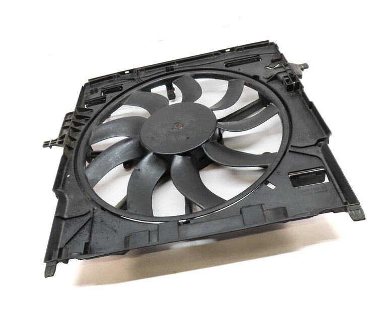 Thumbnail 3: 14-19 BMW X5 X6 (F15 F16) 2.0L 3.0L 3.0D 850 WATT RADIATOR COOLING FAN & SHROUD