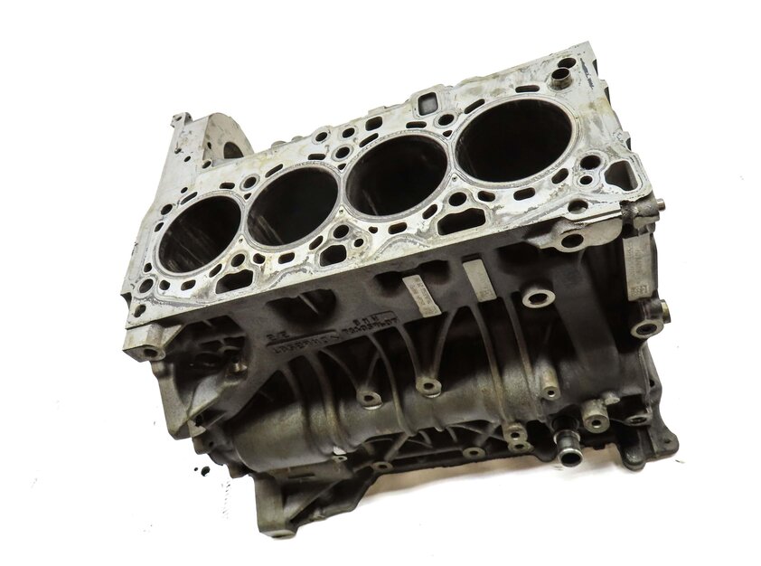 Thumbnail 3: 14-18 BMW 328i X3 (F25 F30) 2.0L MOTOR N47T DIESEL ENGINE BARE CYLINDER BLOCK