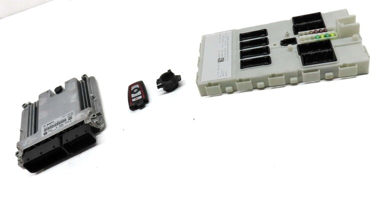 Thumbnail 3: 2016 BMW 328d (F30) 2.0L TURBO N47T DIESEL BODY BCM ECM ENGINE MODULE KEY & SET