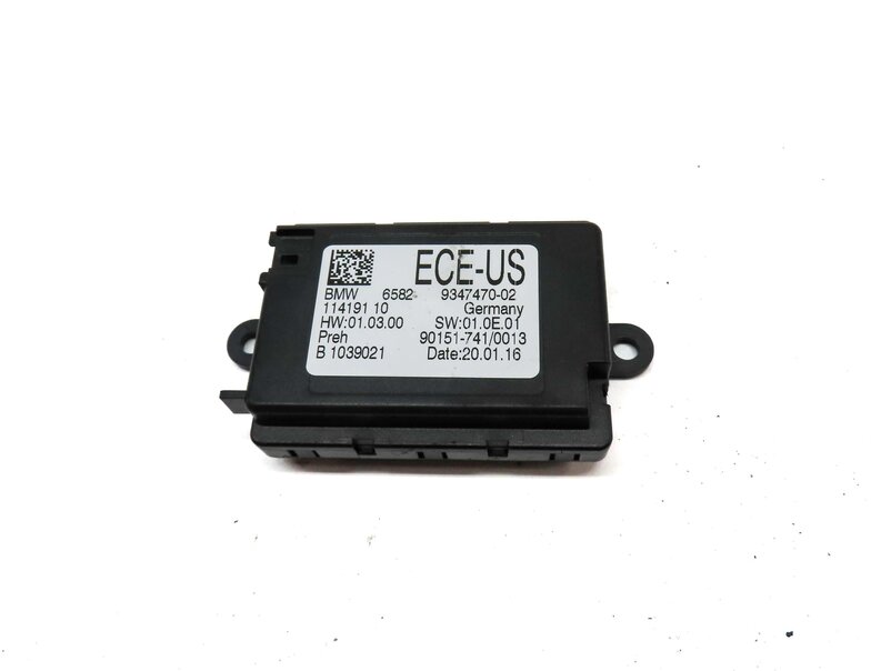 Thumbnail 2: 2016 BMW 328d (F30) iDRIVE NAVIGATION CONTROL MODULE 65829347470