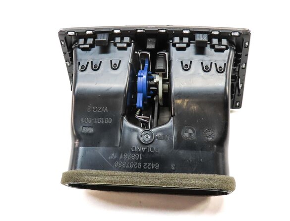 Thumbnail 4: 2016 BMW 328d F30 REAR CENTER CONSOLE HVAC A/C HEATER AIR VENT (BLACK & SILVER)