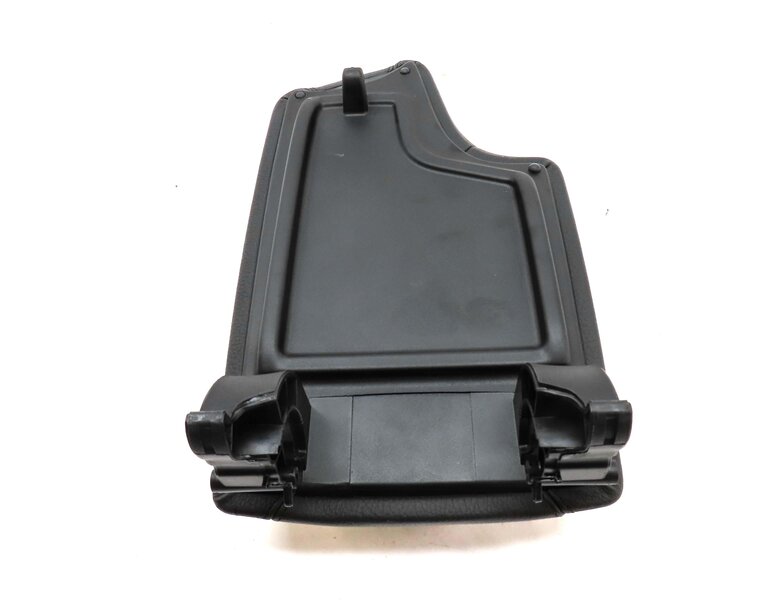 Thumbnail 7: 2016 BMW 328d (F30) FRONT CENTER CONSOLE ARMREST LID (BLACK DAKOTA LEAHTER)