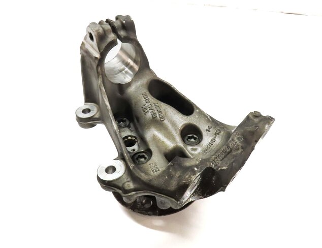 12-18 BMW 320i 328i 330i 335i 340i (F30) SEDAN - LEFT FRONT SPINDLE KNUCKLE HUB