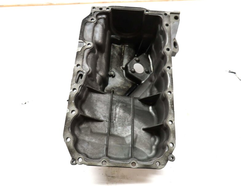 Thumbnail 5: 2014-2018 BMW 328d (F30) RWD 2.0L N47T DIESEL ENGINE MOTOR OIL PAN SUMP