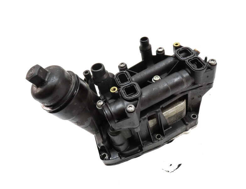 Thumbnail 3: 2016 BMW 328d (F30) 2.0L TURBO DIESEL N47T ENGINE OIL FILTER HOUSING w/ COOLER