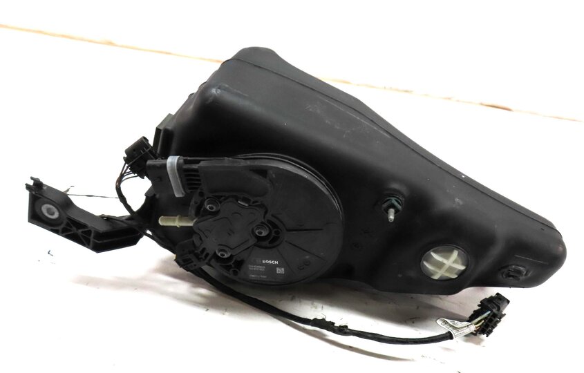 14-18 BMW 328i (F30) 2.0L N47T DIESEL EXHAUST FLUID DEF SCR ACTIVE TANK w/ PUMP