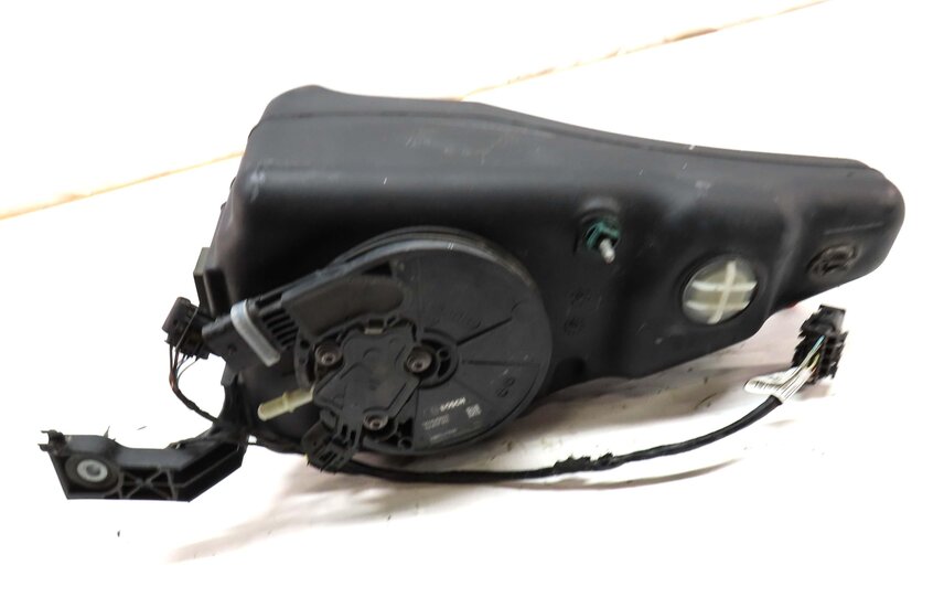 Thumbnail 3: 14-18 BMW 328i (F30) 2.0L N47T DIESEL EXHAUST FLUID DEF SCR ACTIVE TANK w/ PUMP
