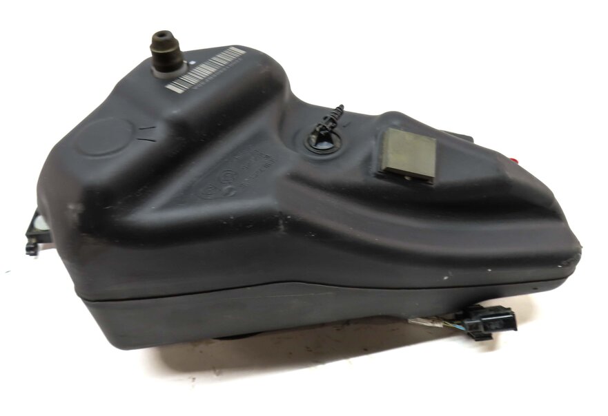 Thumbnail 7: 14-18 BMW 328i (F30) 2.0L N47T DIESEL EXHAUST FLUID DEF SCR ACTIVE TANK w/ PUMP