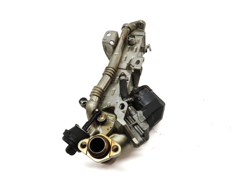 Thumbnail 2: 2014-2018 BMW 328i (F30) 2.0L N47T TURBO DIESEL ENGINE EGR INTERCOOLER